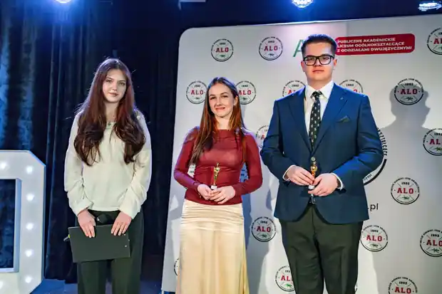Uroczyste pożegnanie czwartoklasistów — zdjęcie 1