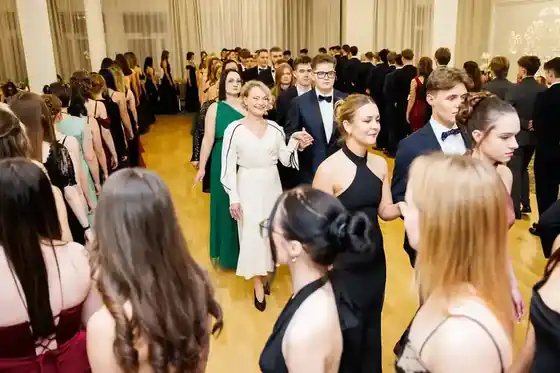 Uczniowie podczas zajęć praktycznych w RoboLAB